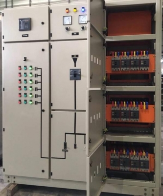 ขายตู้ Mdb Main breaker Schneider 630A NSX630N breaker ย่อย 13 ตัว 200A-2 100A-2 80A-3 60A-5 30A-1 พร้อม cap bank Ducati 20kvar X 6step สภาพดีพร้อมใช้งาน K.Pipat Mobile:098-2641749