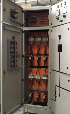 ขายตู้ Mdb Main breaker Schneider 630A NSX630N breaker ย่อย 13 ตัว 200A-2 100A-2 80A-3 60A-5 30A-1 พร้อม cap bank Ducati 20kvar X 6step สภาพดีพร้อมใช้งาน K.Pipat Mobile:098-2641749