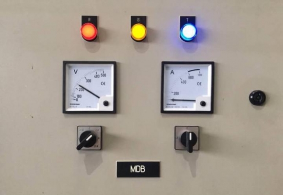 ขายตู้ Mdb Main breaker Schneider 630A NSX630N breaker ย่อย 13 ตัว 200A-2 100A-2 80A-3 60A-5 30A-1 พร้อม cap bank Ducati 20kvar X 6step สภาพดีพร้อมใช้งาน K.Pipat Mobile:098-2641749