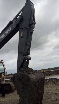 มี VDO ให้ชม.รถแบคโฮ VOLVO EC210LC ราคา 750000