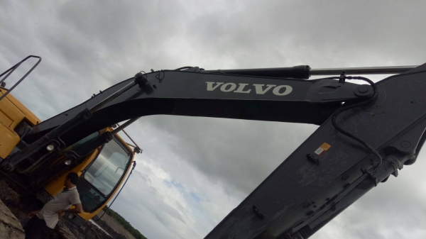 มี VDO ให้ชม.รถแบคโฮ VOLVO EC210LC ราคา 750000