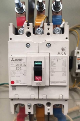 ขายตู้ Mccb Main breaker Mitsubishi 250A NF250-CV breaker ย่อย 18 ตัว Pipat 098-2641749 ขายตู้ Mccb Main breaker Mitsubishi 250A NF250-CV breaker ย่อย 18 ตัว Pipat 098-2641749
