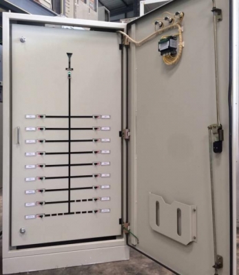 ขายตู้ Mccb Main breaker Mitsubishi 250A NF250-CV breaker ย่อย 18 ตัว Pipat 098-2641749 ขายตู้ Mccb Main breaker Mitsubishi 250A NF250-CV breaker ย่อย 18 ตัว Pipat 098-2641749