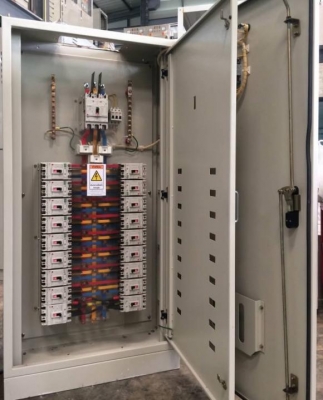 ขายตู้ Mccb Main breaker Mitsubishi 250A NF250-CV breaker ย่อย 18 ตัว Pipat 098-2641749 ขายตู้ Mccb Main breaker Mitsubishi 250A NF250-CV breaker ย่อย 18 ตัว Pipat 098-2641749