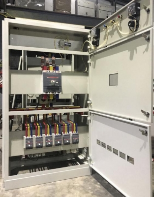 ขายตู้ MCCB Main breaker Abb 630A SACE S6N breaker ย่อยของ Abb 6 ตัว Pipat 098-2641749