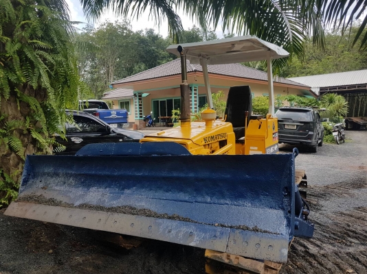 ขายรถแทรคเตอร์ KOMATSU D20P-6 สไลด์ใบมีดได้ ราคา 160000