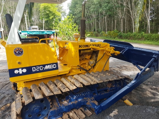 ขายรถแทรคเตอร์ KOMATSU D20P-6 สไลด์ใบมีดได้ ราคา 160000