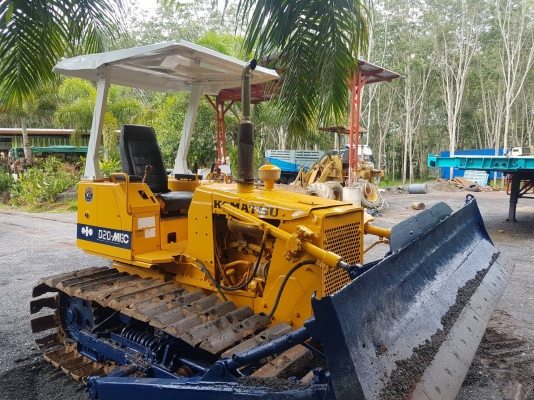 ขายรถแทรคเตอร์ KOMATSU D20P-6 สไลด์ใบมีดได้ ราคา 160000 ขายรถแทรคเตอร์ KOMATSU D20P-6 สไลด์ใบมีดได้ ราคา 160000