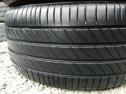 ขายยาง 245/45R17 มิชลิน ไพมาซี่ 3ST ปี17 ดอกยางสวยสดหนานิ่มเท่ากันไม่ร้าวไม่กินข้าง ชุดละ 6500 บาท พ