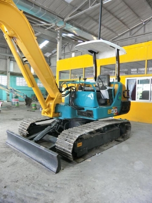 ขายรถขุด YANMAR B50-2(#คอนโทนสั้นปั้มนิ้ว) ระบบไว เครื่องปั้มดี พร้อมทำสี เก่านอกแท้มีเอกสาร  สนติดต่อ โทร:096-5411713 หรือ 092-5768909