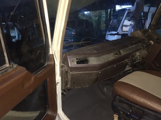 ขาย หัวสิบล้อ ไอ้หลง สีทำใหม่ พร้อมใช้