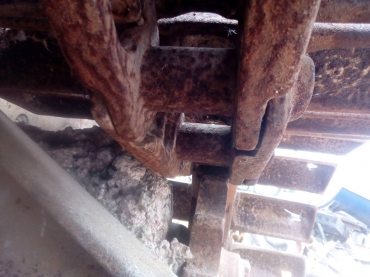 ขายช่วงล่าง รถแทรกเตอร์ CAT-D-3-B โซ่ 1 คุ่ เฟรมล่างพร้อมลอนเลอร์ ใบมีดพร้อมตัวยุ กระบอก ขายถูกๆครับ