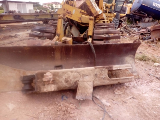 ขายช่วงล่าง รถแทรกเตอร์ CAT-D-3-B โซ่ 1 คุ่ เฟรมล่างพร้อมลอนเลอร์ ใบมีดพร้อมตัวยุ กระบอก ขายถูกๆครับ