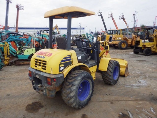 ขายรถตัก ยี่ห้อKomatsu รุ่น WA40-6