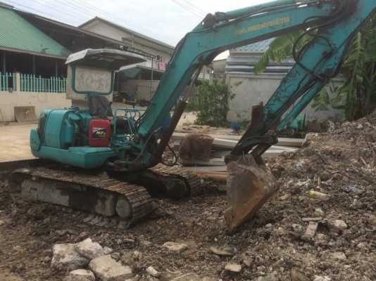 ขาย 275,000 KOMATSU pc 45-7 เครื่องดี ปั้มนิ้วแรง เอวแน่น ช่วงล่างดี รถพร้อมใช้ เอกสารหนังสือสัญญาซื้อขาย รถอยู่ กทม. 090-772-3710 090-772-3708