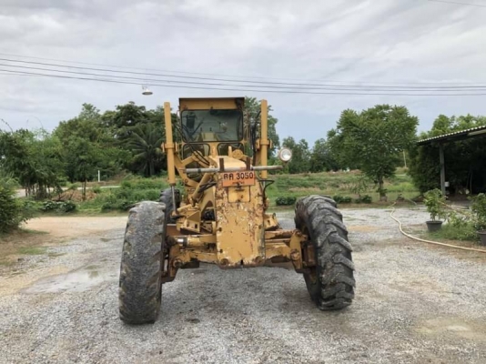 ขาย 850,000 รถเกรด GALION 850B ทำงาน 13,xxx ชม. สภาพสวยกิปพร้อมใช้ เครื่องดี เกียร์แรง (เปลี่ยน ใบมีด 14 ฟุต) ระบบไฮโดลิกพร้อม. เอกสารเล่มทะเบียน รถอยู่  นครปฐม 090-772-3710 090-772-3708