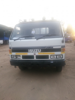 ISUZU NPR 115 แรง รคเดิม เครื่องดี ครัชชีสวย สนใจติดต่อสอบถามมาได้