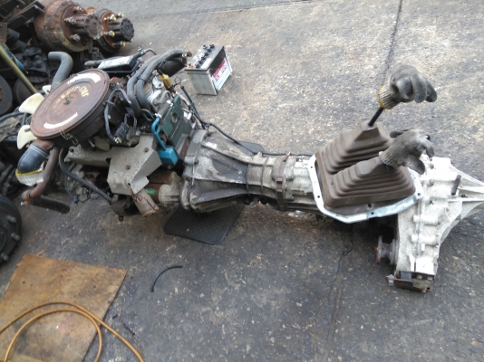 เครื่องยนต์พร้อมเกียร์ 4wd นิสสัน sd23