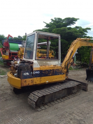 ด่วนขายลดราคาพร้อมใช้ครับแบคโฮ pc 40 รุ่น 6 komatsu
