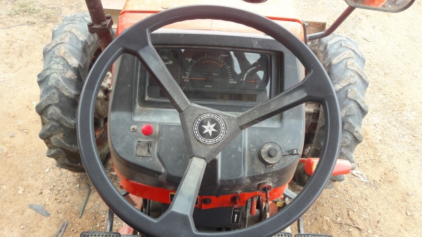 ขายรถแทรกเตอร์มือสอง ขายรถแทรกเตอร์มือสอง