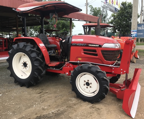 ขายรถไถยันมาร์ EF494T (4WD)2เพลา เดิมๆ พร้อมอุปกรณ์ ใบมีดดันดินและผานพรวน ราคาเพียง 398,000 บาท พร้อมส่งฟรีถึง โทรสอบถามได้เลยค่ะ 081-9136451 ขอดูรูปทาง Line:Bow6451  รถสวย สภาพพร้อมใช้งาน ทุกระบบสมบูรณ์ เครื่องดี เกียร์ดี ยางดีทั้ง 4 เส้น  เล่มทะเบียนพร้