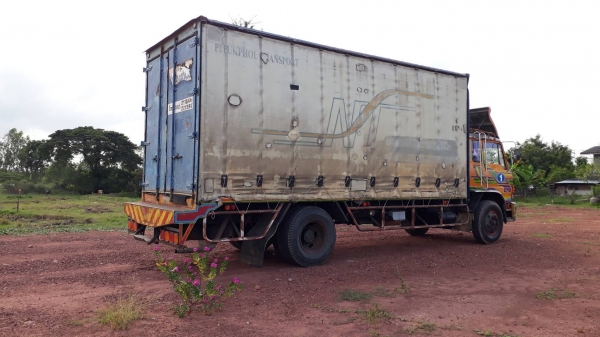 ขาย HINO 6 ล้อ (ตู้ผ้าใบ) เครื่อง 170 แรง ยาว 6.2 เบรคจิ๊ฟฟี่ พวงมาลัยเพาเวอร์ ยางใหม่7 เส้น เครื่องดี ชัชซีสวย ราคา 290,000 บาท ศุภากร 081-1903107,089-5367218