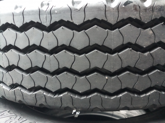 ยางอัดเย็น11R22.5สำหรับรถบรรทุกราคา3100 ยางอัดเย็น11R22.5สำหรับรถบรรทุกราคา3100