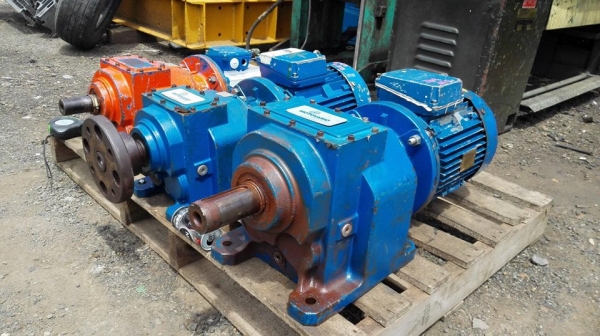มอเตอร์เกียร์อิตาลี่ MOTOVARIO ITALY 3 HP 1:15 / 5 HP 1:25