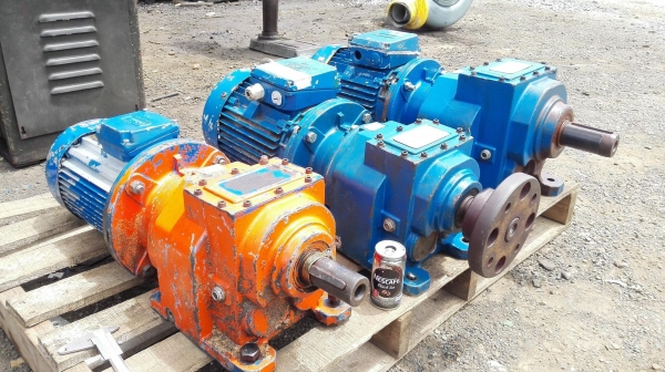 มอเตอร์เกียร์อิตาลี่ MOTOVARIO ITALY 3 HP 1:15 / 5 HP 1:25