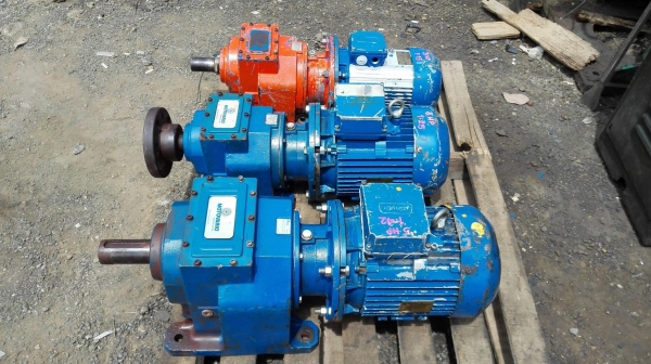 มอเตอร์เกียร์อิตาลี่ MOTOVARIO ITALY 3 HP 1:15 / 5 HP 1:25