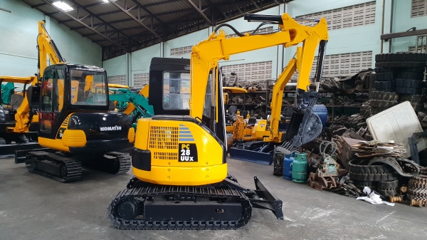 ขาย รถขุด KOMATSU รุ่น PC28UU-2E มือสองญี่ปุ่น แทรกเหล็ก สลัก บูทเอวแน่น 100\% หัวเก๋ง คอนโทรลสั้น ทำงานไว สวยพร้อมใช้งาน มือถือ 0818753444  สอบถามเพิ่มเติมได้ที่ http://line.me/ti/p/mFkzr50JV