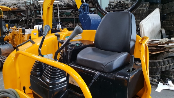 ขาย รถขุด KOMATSU รุ่น PC30FR มือสองญี่ปุ่น แทรกเหล็ก สลัก บูทเอวแน่น 100\% หัวเก๋ง คอนโทรลสั้น ทำงานไว สวยพร้อมใช้งาน มือถือ 0818753444  สอบถามเพิ่มเติมได้ที่ http://line.me/ti/p/mFkzr50JV