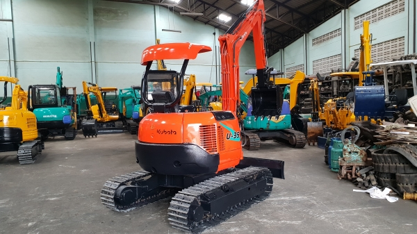 ขาย รถขุด KUBOTA รุ่น U35  มือสองญี่ปุ่น แทรกเหล็ก สลัก บูทเอวแน่น 100\%  คอนโทรลสั้น ทำงานไว สวยพร้อมใช้งาน มือถือ 0818753444  สอบถามเพิ่มเติมได้ที่ http://line.me/ti/p/mFkzr50JV