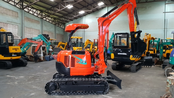ขาย รถขุด KUBOTA รุ่น U35  มือสองญี่ปุ่น แทรกเหล็ก สลัก บูทเอวแน่น 100\%  คอนโทรลสั้น ทำงานไว สวยพร้อมใช้งาน มือถือ 0818753444  สอบถามเพิ่มเติมได้ที่ http://line.me/ti/p/mFkzr50JV