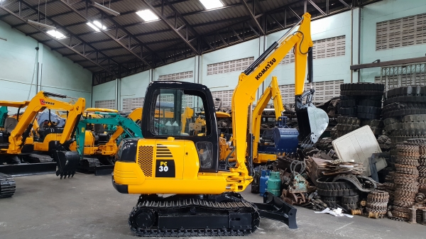 ขาย รถขุด KOMATSUรุ่น PC30-7-มือสองญี่ปุ่น แทรกเหล็ก สลัก บูทเอวแน่น 100\% ปั้มนิ้ว คอนโทรลสั้น ทำงานไว หัวเก๋ง สวยพร้อมใช้งาน มือถือ 0818753444  สอบถามเพิ่มเติมได้ที่ http://line.me/ti/p/mFkzr50JV