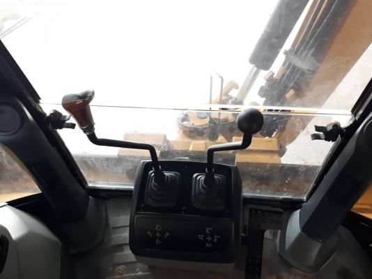 ขายหน้าตักหลังขุด CAT 422E สวย 3XXX ก่วา ชม. ขายหน้าตักหลังขุด CAT 422E สวย 3XXX ก่วา ชม.