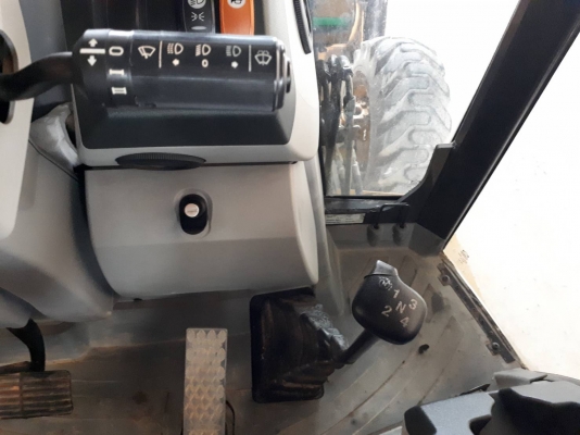 ขายหน้าตักหลังขุด CAT 422E สวย 3XXX ก่วา ชม. ขายหน้าตักหลังขุด CAT 422E สวย 3XXX ก่วา ชม.