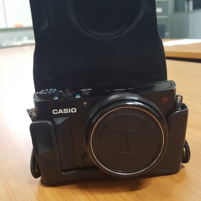 Casio EX100F Casio EX100F