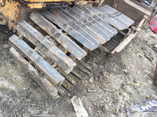 ขายรถแทร็กเตอร์D2-5PL สภาพพร้อมใช้งานเครื่องดี ช่วงล่างดี ใบแทร็กสวย ราคาต่อรองคุยกันได้ โทร0616613023แพรว