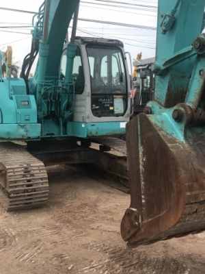 ขายรถขุด KOBELCO SK200SR มีลายหัวกระแทก รถนอกนำเข้าเองจากญี่ปุ่น สภาพสวยพร้อมใช้ มีVDOการทำงานครับ