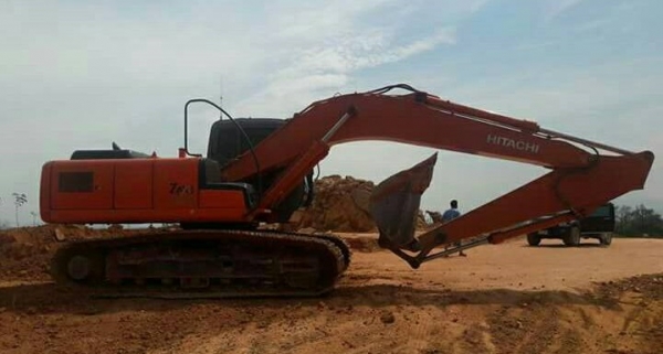 ขาย!! >>> Hitachi Zx200 รุ่น 1 สภาพดีพร้อมใช้งาน เอกสารพร้อมโอน <<< เบอร์ติดต่อ 098-7155789 086-4631102