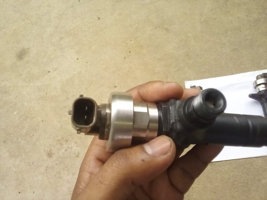 ขายหัวฉัดเดิมยกชุดให้ทั้งต้นและปลายdmax6000บาท0966859554