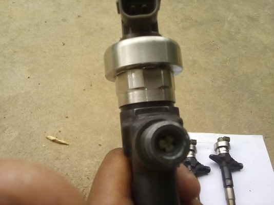 ขายหัวฉัดเดิมยกชุดให้ทั้งต้นและปลายdmax6000บาท0966859554