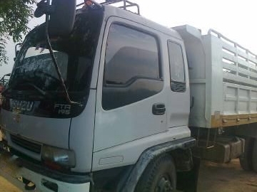 รถอิซูซุ 6 ล้อดั๊ม 195 แรงม้า ปี 40 สนใจติดต่อ 081 - 6079515 รถอิซูซุ 6 ล้อดั๊ม 195 แรงม้า ปี 40 สนใจติดต่อ 081 - 6079515