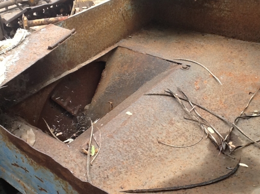 เครื่องหั่นลำเลียง พร้อมเครื่องเครื่องยนต์ ถูกๆยังใช้งานได้ปรกติ