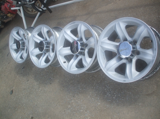 ขายล้อเล็บเหยี่ยวแท้ติดรถ