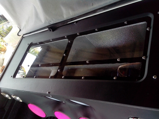 รับติดตั้งเครื่องเสียงนอกสถานที่  วุฒคาร์ออดิโอ T 0847113466