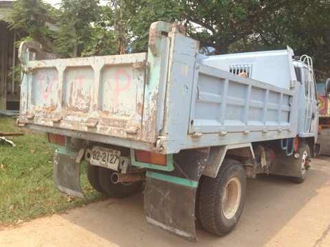 ***ขายแล้วครับขอบคุณ Truck2hand ขาย 6ล้อดั๊มดิน ISUZU Rocky 175  FRR เครื่อง6BG1 175 แรง แห้งดีไม่เยิ้ม เกียร์ดีเข้าง่ายไม่หลุด ช่วงล่างใหญ่คัสซีสวย ไม่ผุไม่บวมไม่ร้าว กระบะดั๊ม6ตัน 3.60ม. ยิงหน้า สภาพดีไม่ผุ บอดี้สีดี หัวบางดีภายในสวยคอนโซลครบเครื่องเสีย