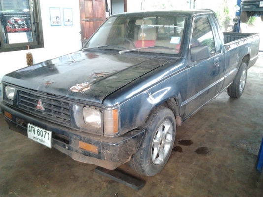 ***ขายแล้วครับขอบคุณ Truck2hand ขาย กระบะตอนเดียว MITSU L200 CYCLONE 2.5ปี38/95 เครื่องเดิม2.5แห้งดีไม่หลวมไม่เยิ้ม ช่วงล่างแน่นคัสซีสวยไม่ผุไม่ดาม ภายในสวยคอนโซลครบพื้นเก๋งไม่ผุ เบาะไม่ขาด หน้า-หลังเดิม สีไม่ค่อยสวย มีแตกมีลอก กระบะพื้นไม่ผุมีผุด้านข้าง(