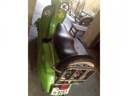 ขายตระแกรงหลังเวสป้า